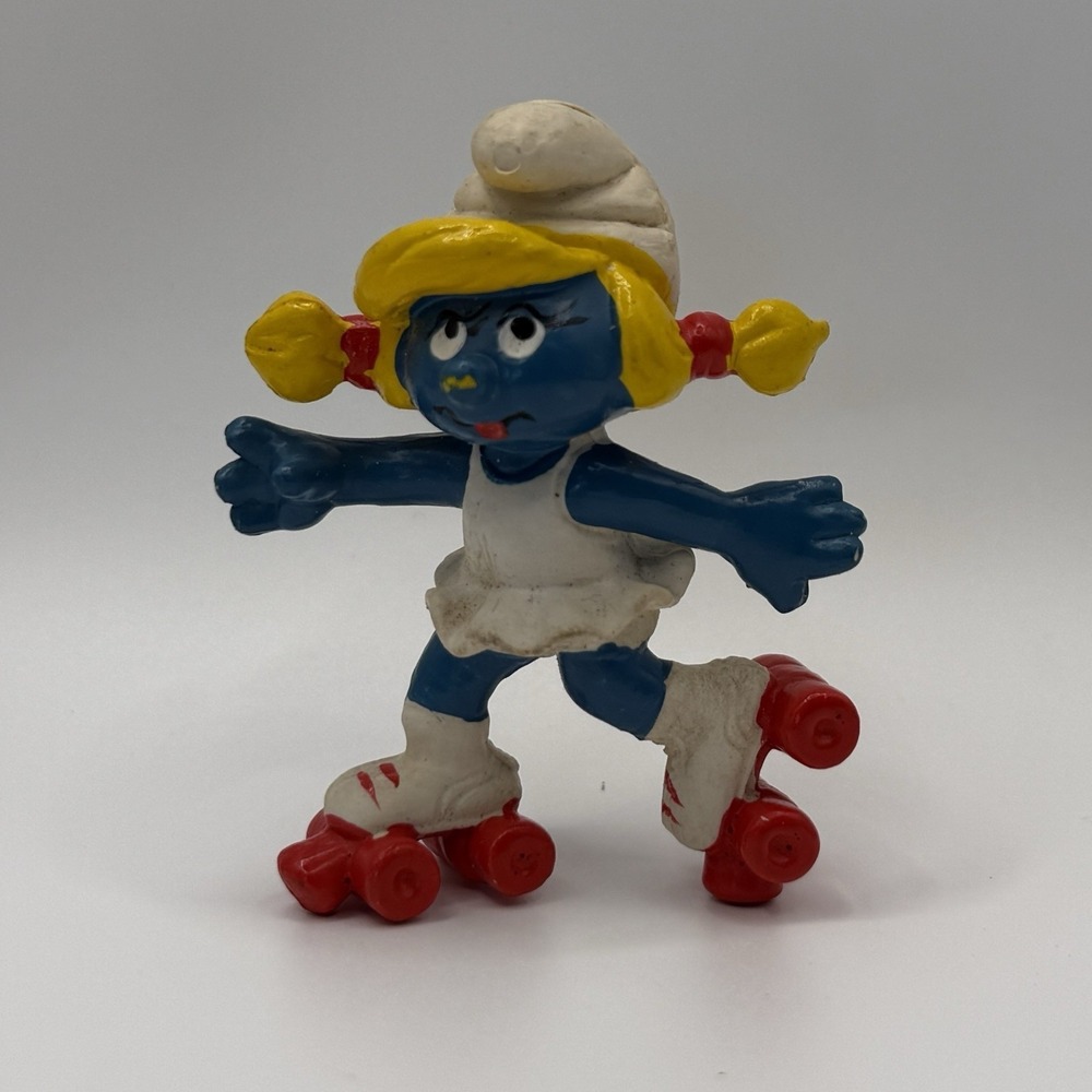 Smurfette Roller Skating 2.5" Figurine Schleich Peyo VNTG 1980 Made in Hong Kong